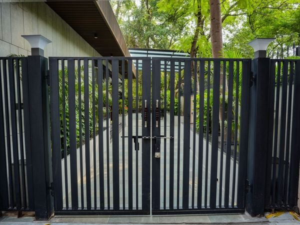 Entrance gate